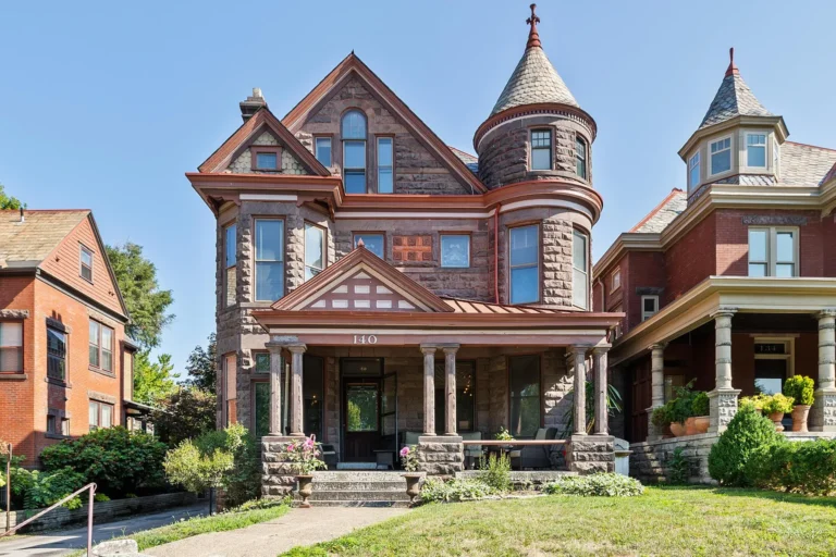 Discover the Timeless Charm of a Stunning Victorian Mansion 🏰✨