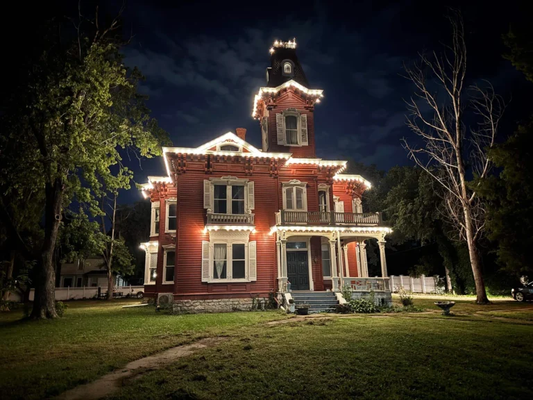 The Prescott-Foley Mansion: Circa 1884 in Kansas. $415,900